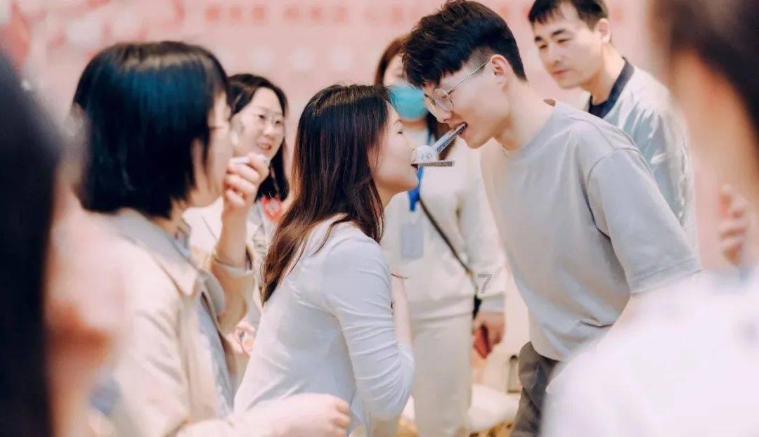 我同学说他高一DOTA 天梯1680 算什么水平 ？ 是不是很强？游戏画面